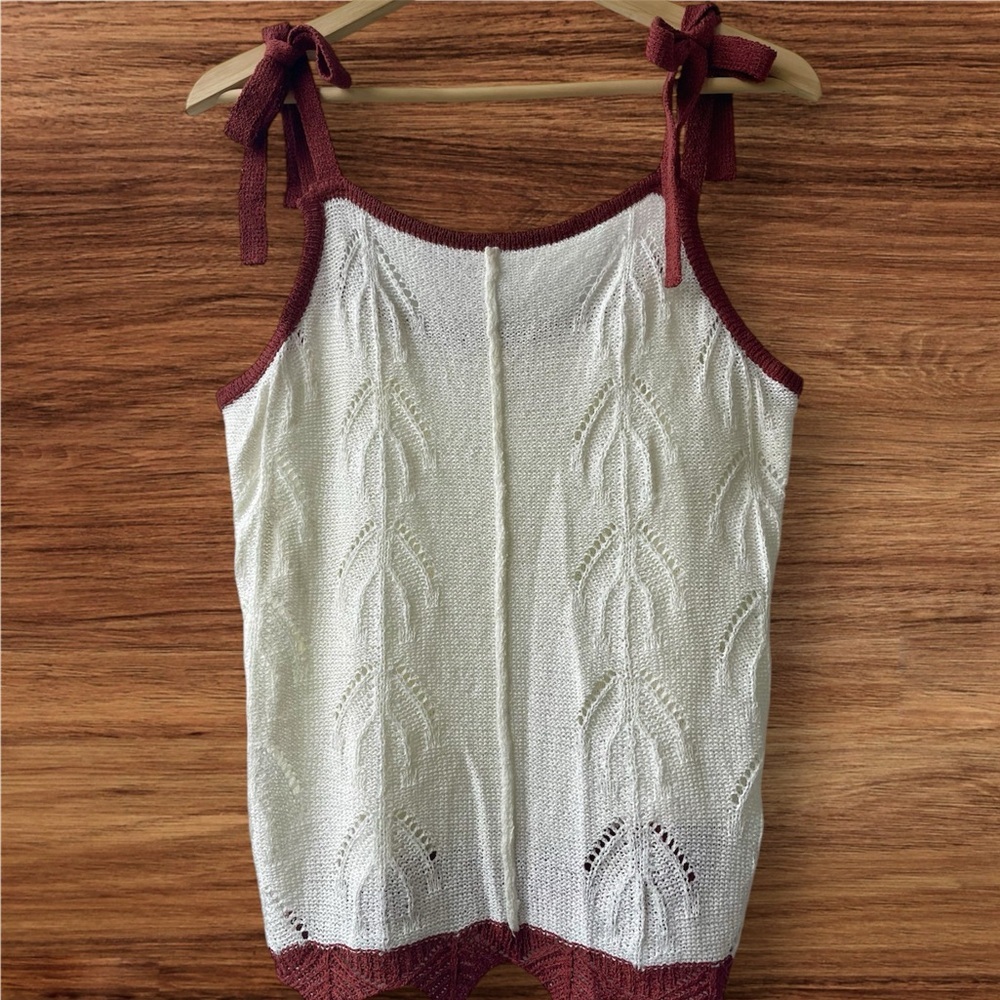 POL SLEEVELESS KNIT CREME AND BURGUNDY CAMI TOP SIZE SMALL NWOT